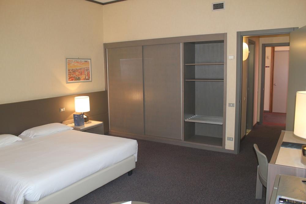 Hotel Mercure President 4*